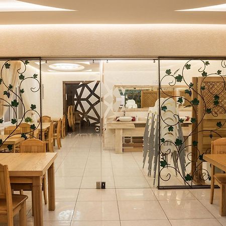 Hoshen Hotel Умань Экстерьер фото